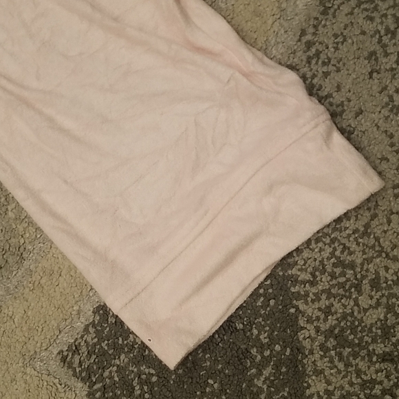 Natori Bath Robe - Picture 5 of 11